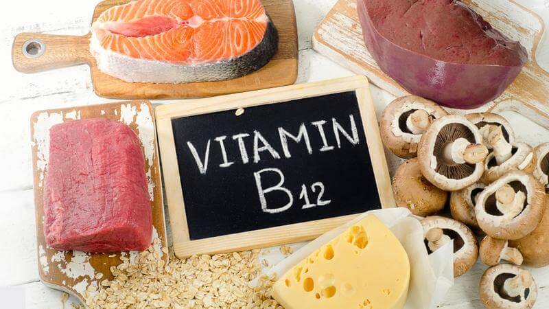 Vitamin B12: Vai trò trong đánh giá thiếu máu hồng cầu to, rối loạn thần kinh, nguy cơ khuyết tật ống thần kinh và chậm phát triển ở trẻ